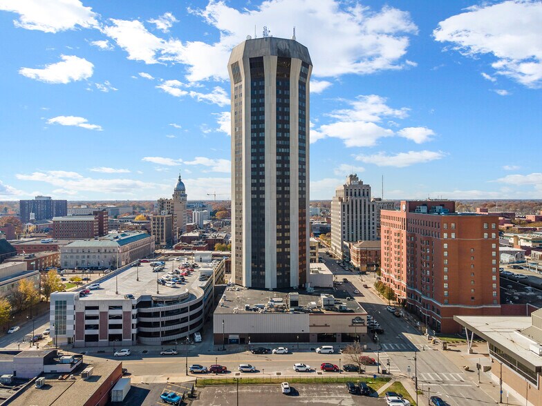 More Photos Of 700 E Adams St, Springfield Hotel For Sale