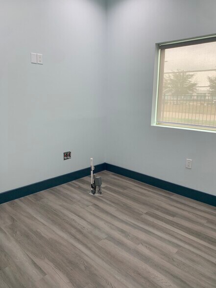 More Photos Of 8815 West Rd, Houston Unknown For Lease