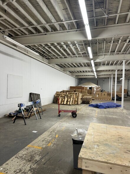 More Photos Of 107 Norris Dr, Rochester Warehouse For Lease