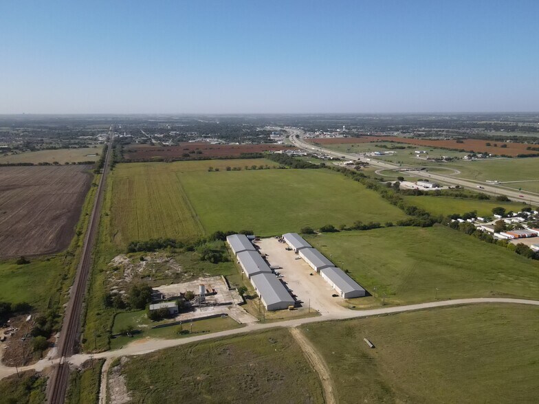 More Photos Of 900 Utility Rd, Sanger Unknown For Lease