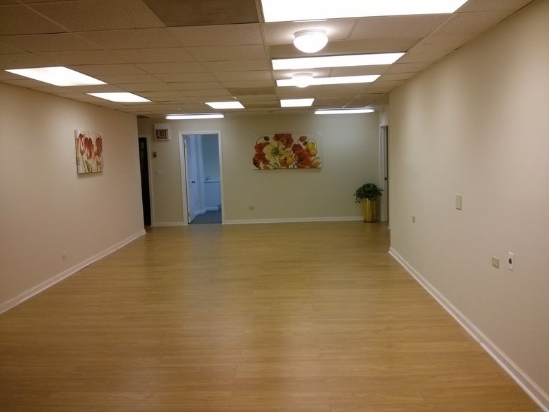 More Photos Of 7107 W Belmont Ave, Chicago Medical For Lease