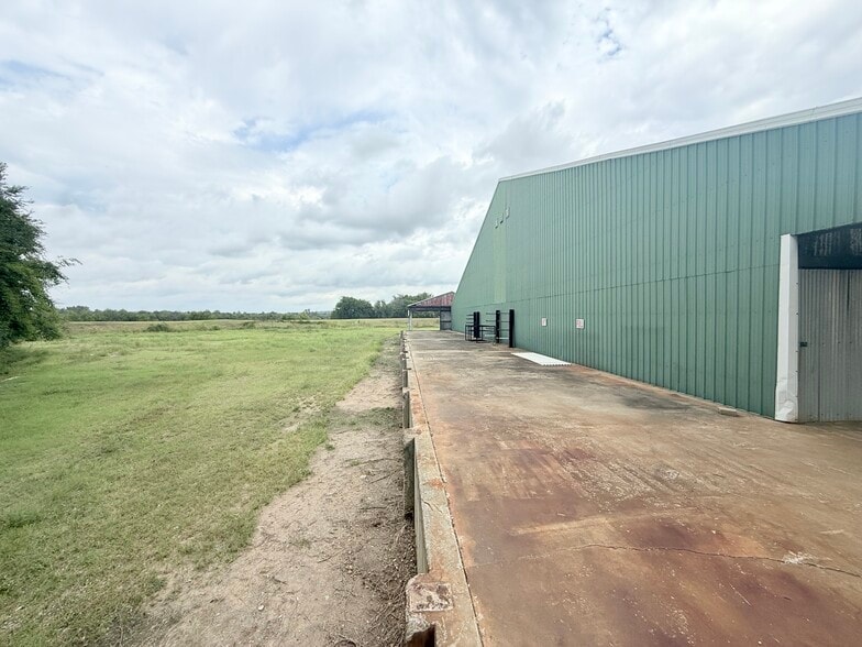 More Photos Of 5100 21st Street, Tulsa Manufacturing For Lease