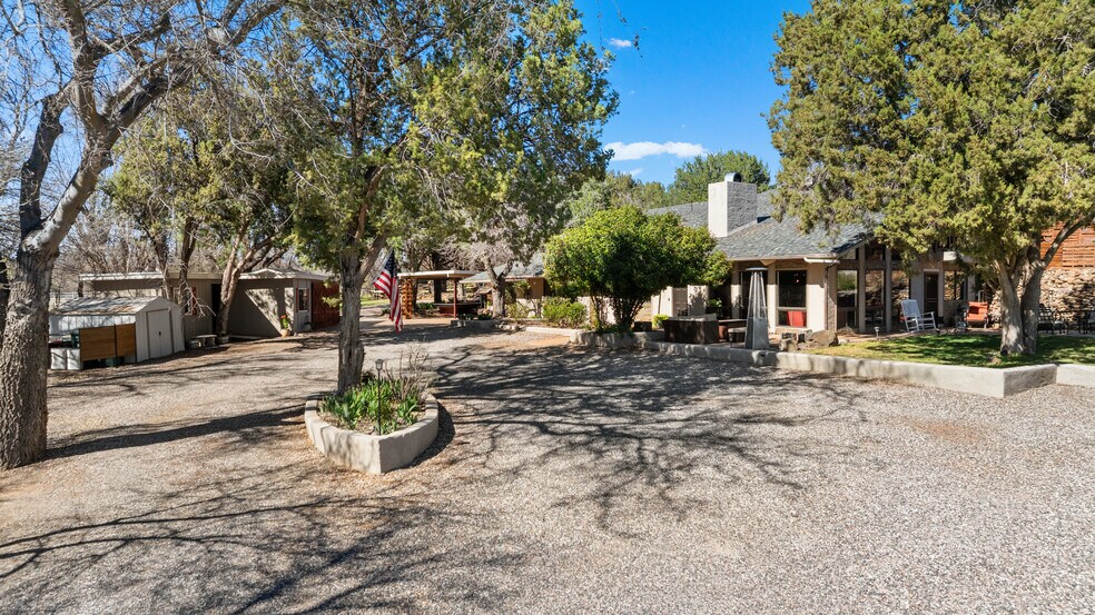 More Photos Of 10580 E Swinging Bridge Ln, Cornville Specialty For Sale