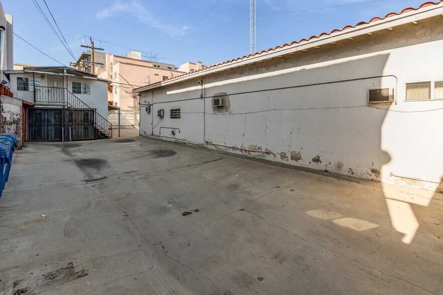 More Photos Of 9623 Venice Blvd, Culver City Storefront For Sale