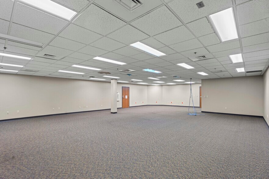 More Photos Of 2778 N Webb Rd, Wichita Medical For Sale