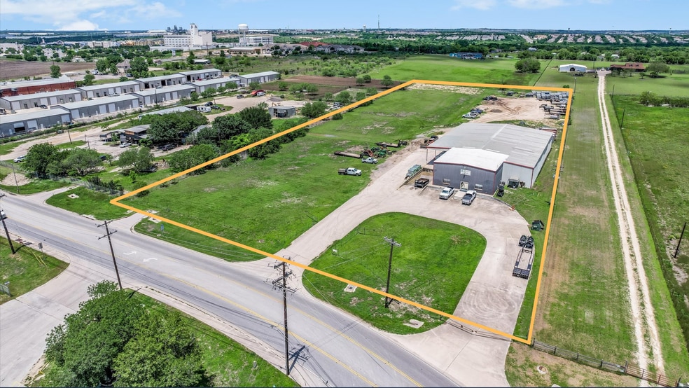 More Photos Of 1251 Bunton Creek Rd, Kyle Warehouse For Lease