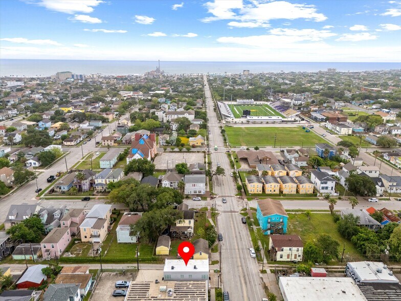 More Photos Of 1010 27th st, Galveston Apartments For Sale