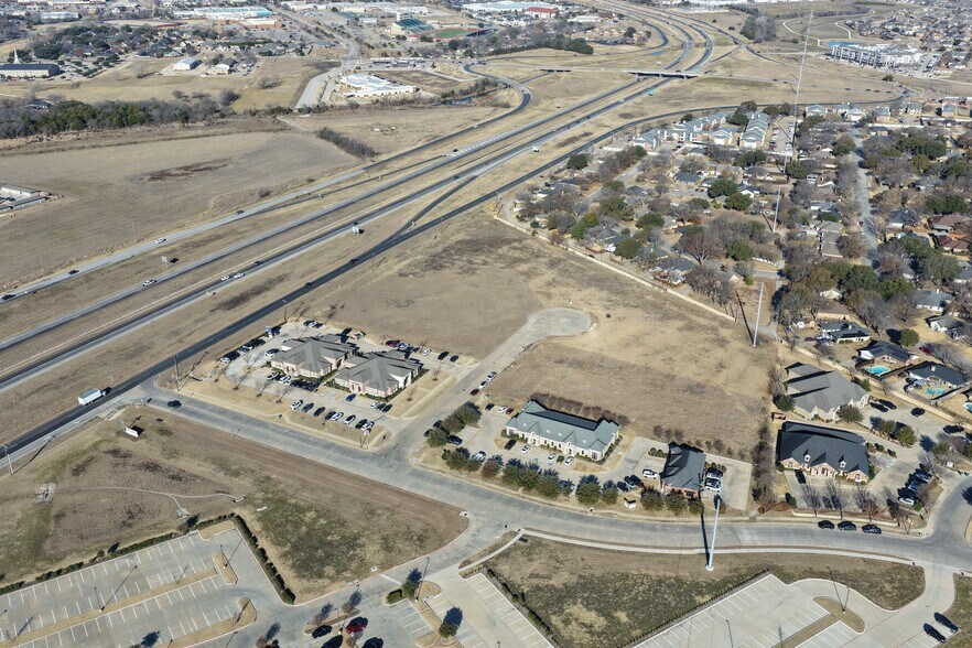 More Photos Of 115 Park Place Ct, Waxahachie Office For Lease