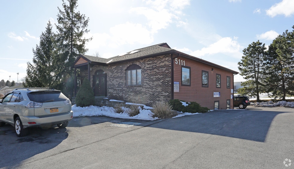 Primary Photo Of 5111 W Genesee St, Camillus Office For Lease