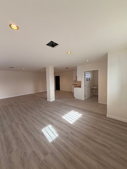More Photos Of 15224 Bonanza Rd, Victorville Freestanding For Sale