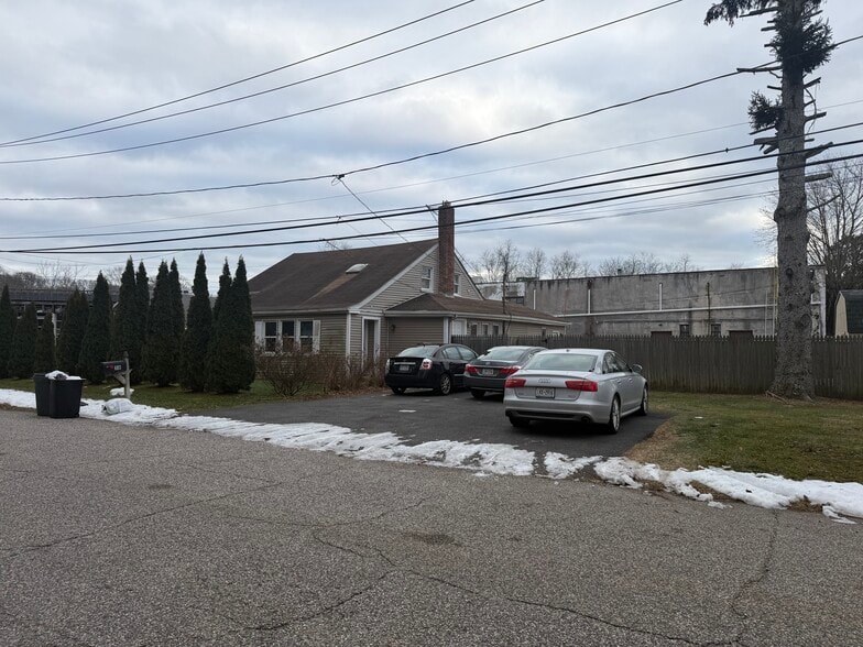 More Photos Of 2800 Montauk Hwy, Brookhaven Service Station For Sale