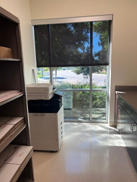 More Photos Of 2794 Gateway Rd, Carlsbad Office For Lease