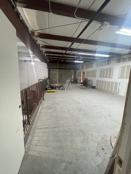 More Photos Of 519 SE 32nd Ct, Fort Lauderdale Warehouse For Lease