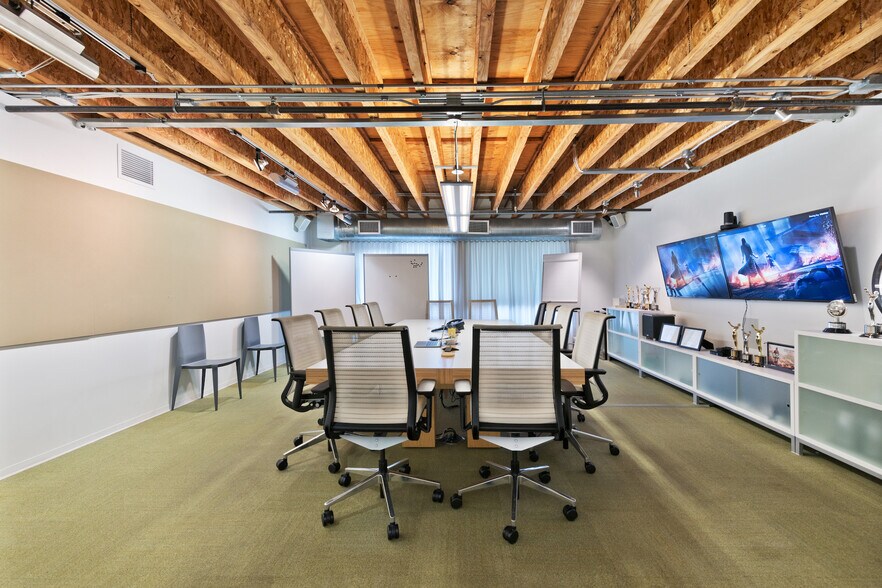 More Photos Of 2256 Barry Ave, Los Angeles Office For Lease