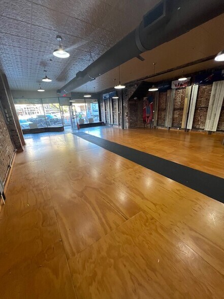 More Photos Of 1104 Broadway, Columbus Storefront For Lease