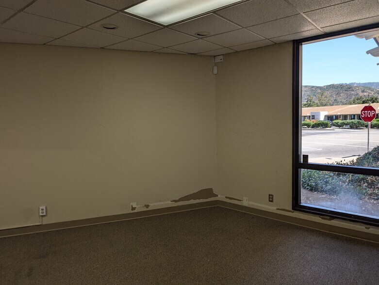 More Photos Of 302 El Paseo Rd, Ojai Office For Sale