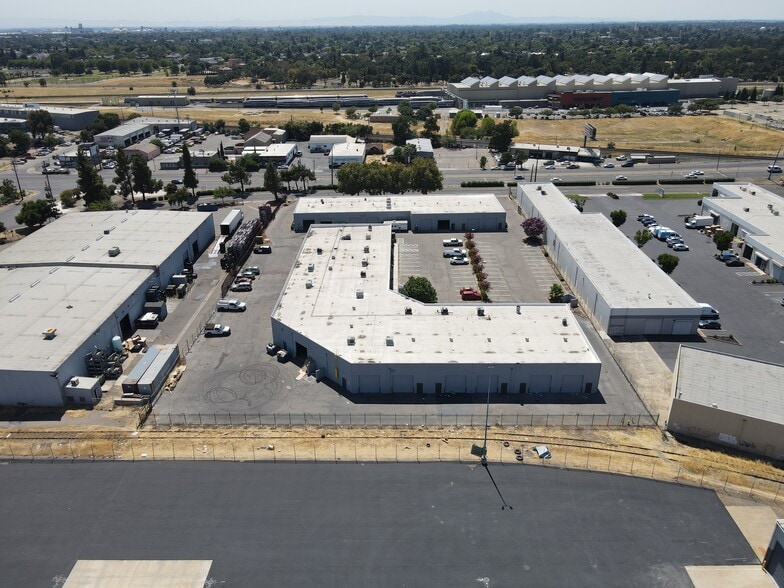 More Photos Of 2538 N West Ln, Stockton Warehouse For Lease