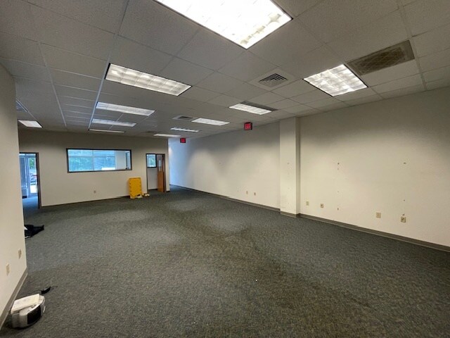 More Photos Of 5621 Departure Dr, Raleigh Light Distribution For Sale