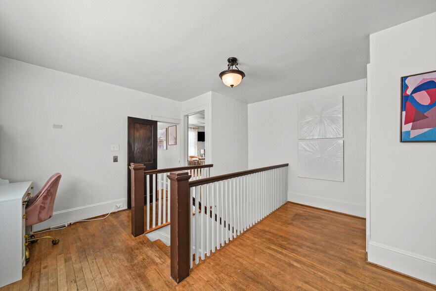 More Photos Of 610 Hawthorne Ln, Charlotte Office Residential For Sale