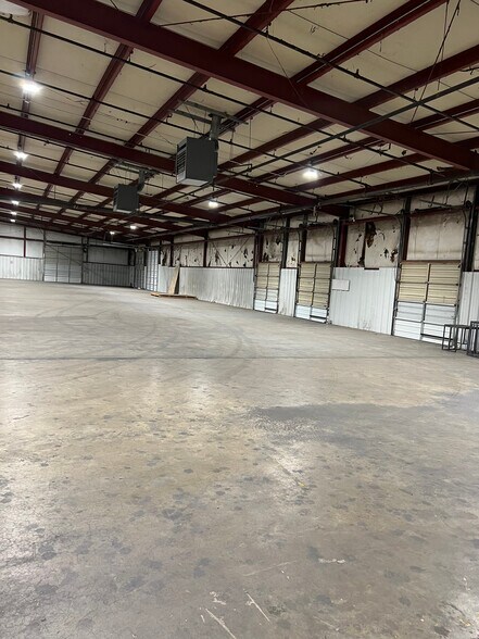 More Photos Of 6200 Melrose Ln, Oklahoma City Warehouse For Lease