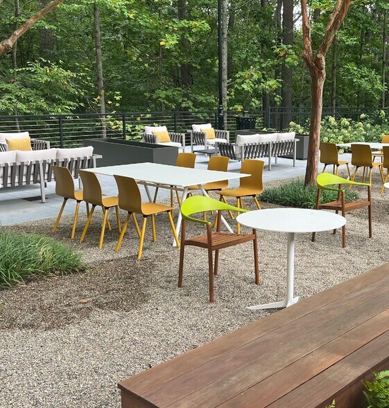 More Photos Of 200 Mansell Ct E, Roswell Unknown For Lease