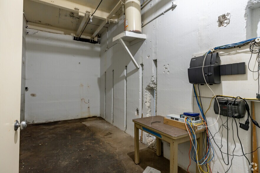 More Photos Of 2380 Military St, Port Huron Industrial For Sale