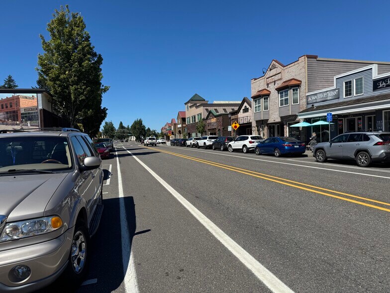 More Photos Of 202 E Historic Columbia River Hwy, Troutdale Storefront Retail Office For Lease