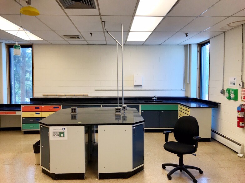 More Photos Of 300 Kimberton Rd, Phoenixville Research And Development For Sale