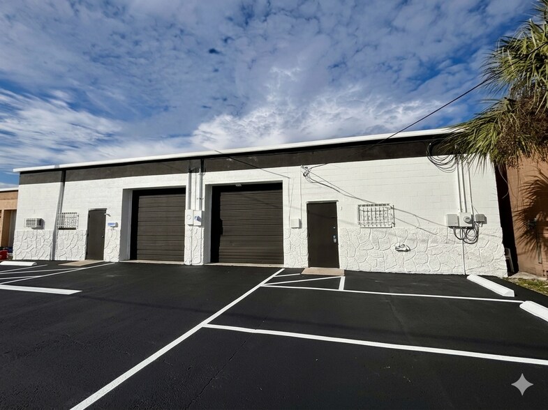 More Photos Of 4055-4059 7th Ter, Saint Petersburg Warehouse For Lease