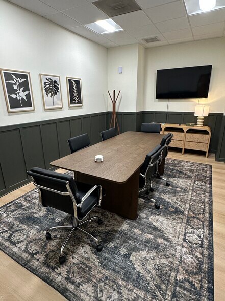 More Photos Of 4205 S Macdill Ave, Tampa Unknown For Lease