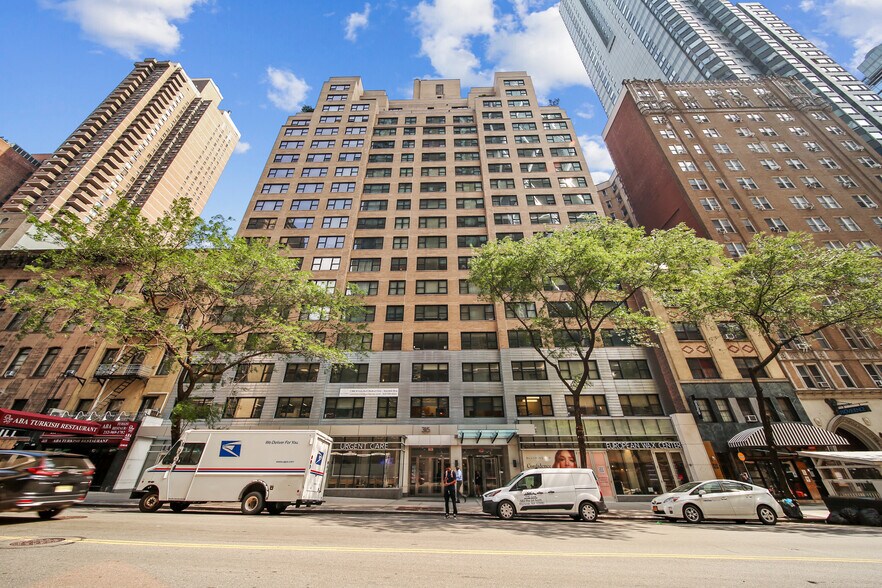 More Photos Of 330 W 58th St, New York Apartments For Lease