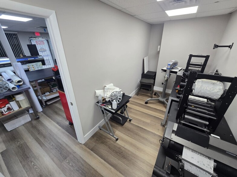 More Photos Of 525 State Road 7, Margate General Retail For Sale