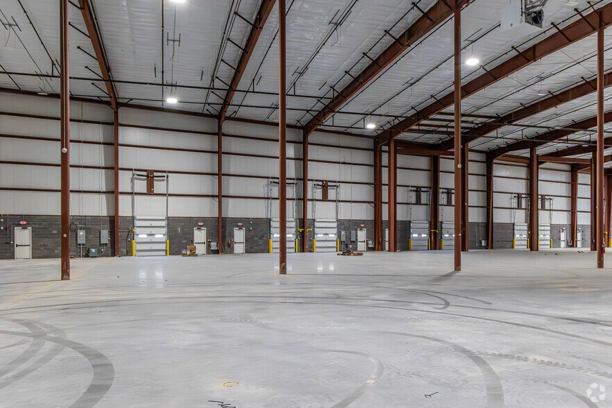 More Photos Of 41 Randolph Rd, Howell Warehouse For Lease