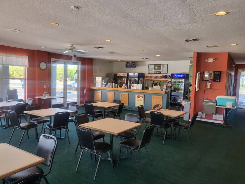 Primary Photo Of 6651 Oriole Blvd, Englewood Golf Course Driving Range For Sale