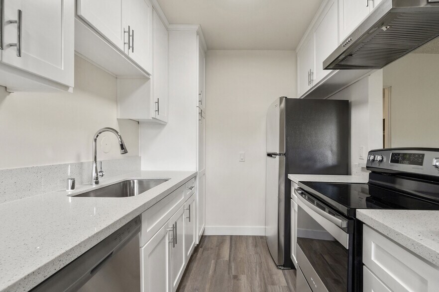 More Photos Of 200 S Avenue 59, Los Angeles Apartments For Sale