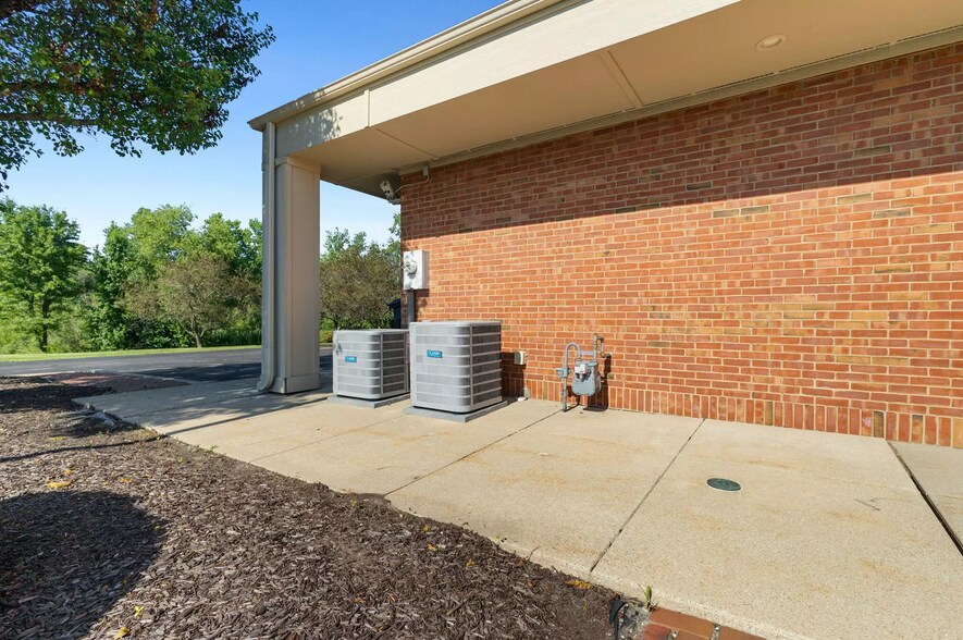 More Photos Of 201 Koomler Dr, La Porte Bank For Sale