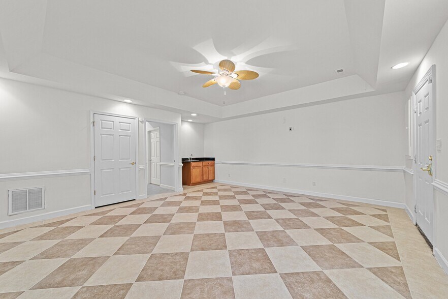 More Photos Of 2007 Baltic Ave, Virginia Beach Apartments For Sale