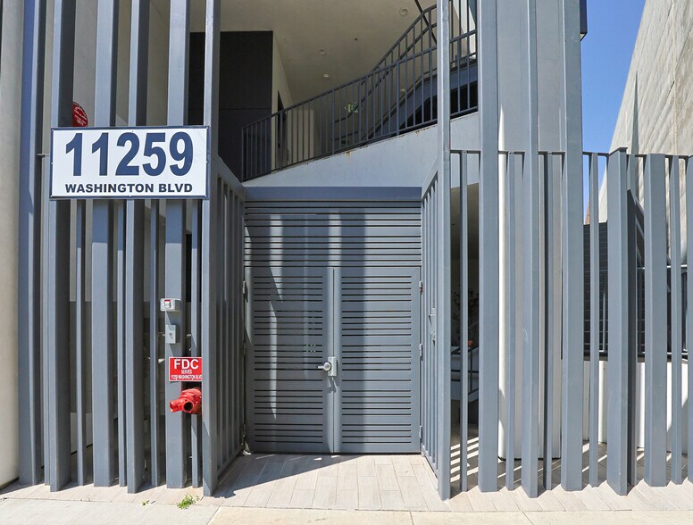 More Photos Of 11259 Washington Blvd, Culver City Office For Sale