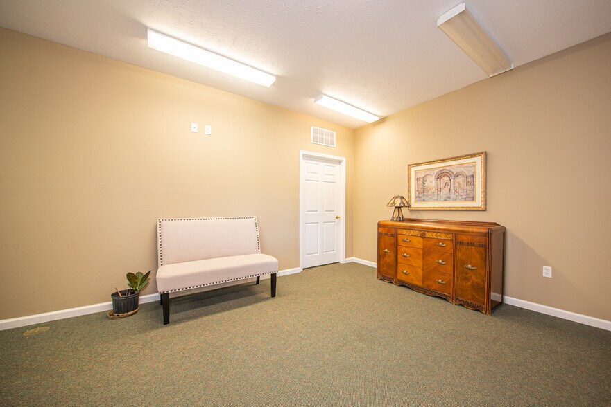 More Photos Of 2419 Broadway St, Mount Vernon Office For Sale