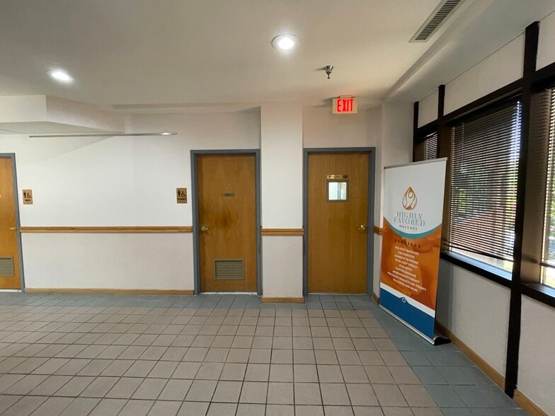 More Photos Of 3261 Old Washington Rd, Waldorf Loft Creative Space For Sale