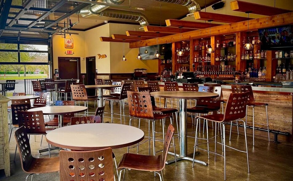 More Photos Of 1341 Airport Rd, Jacksonville Restaurant For Sale