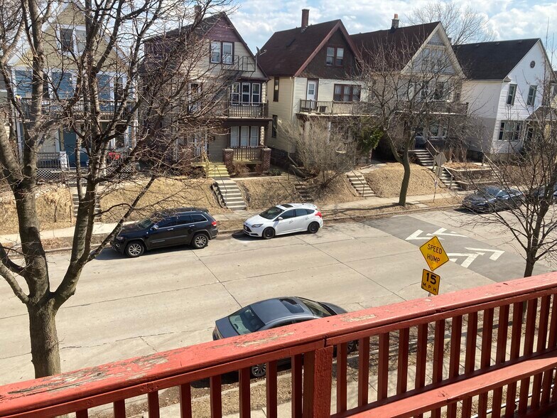 More Photos Of 2951 N Fratney St, Milwaukee Apartments For Sale