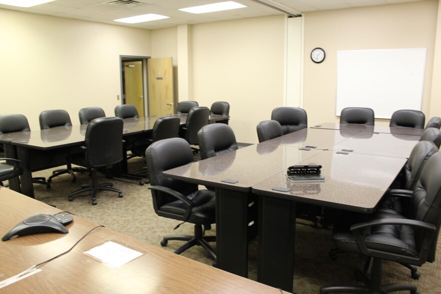 More Photos Of 717 Franklin Ave, Waco Office For Lease