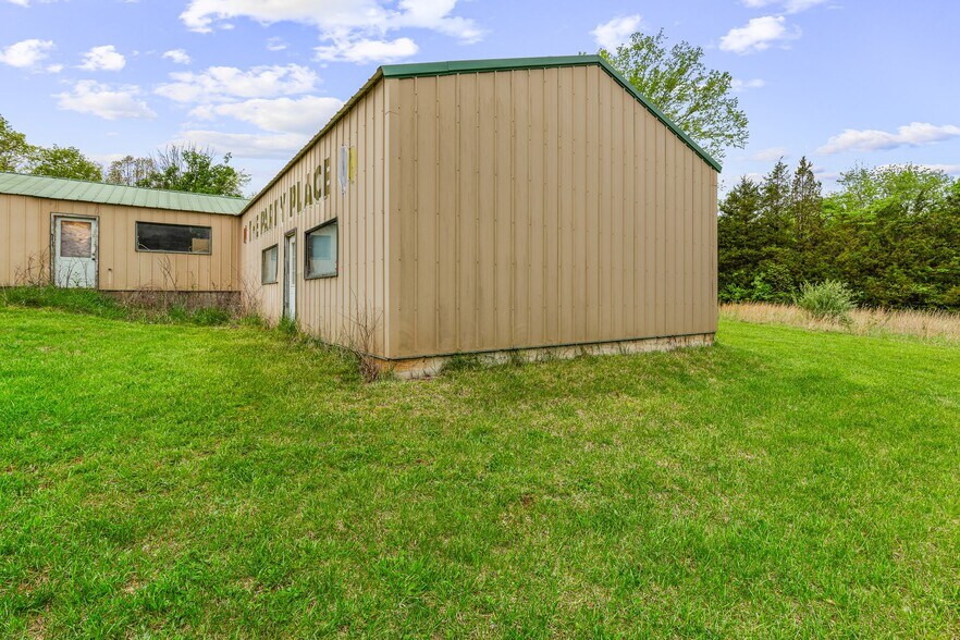 More Photos Of 99 Roper Dr, Park Hills Self Storage For Sale