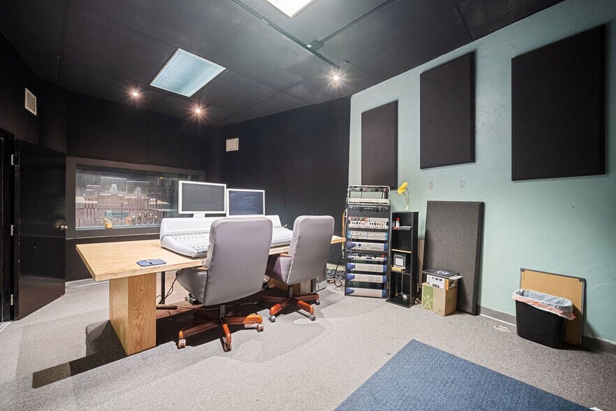 More Photos Of 2909 San Jacinto St, Dallas Loft Creative Space For Sale