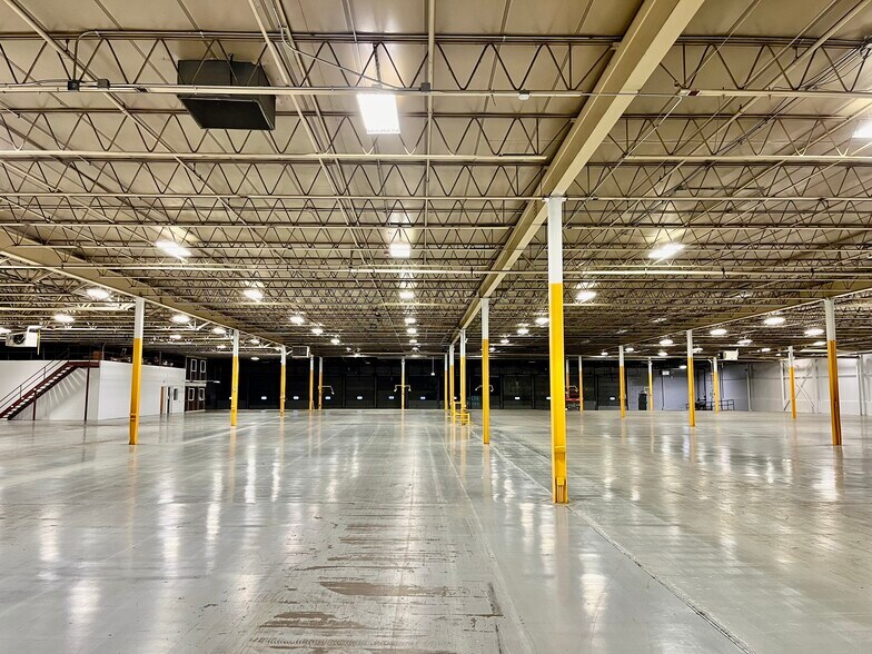 More Photos Of 1175 S Wheeling Rd, Wheeling Manufacturing For Lease