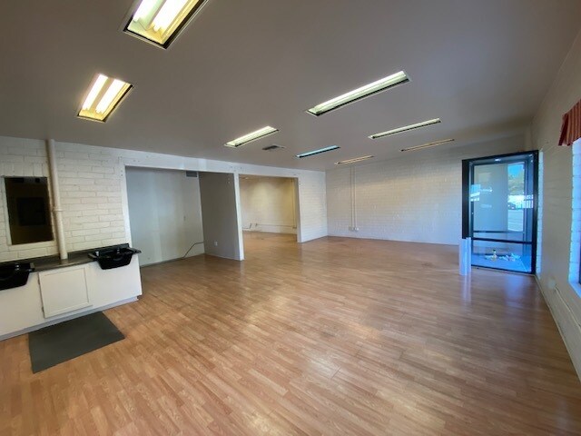 More Photos Of 3536 Foothill Blvd, La Crescenta Freestanding For Lease