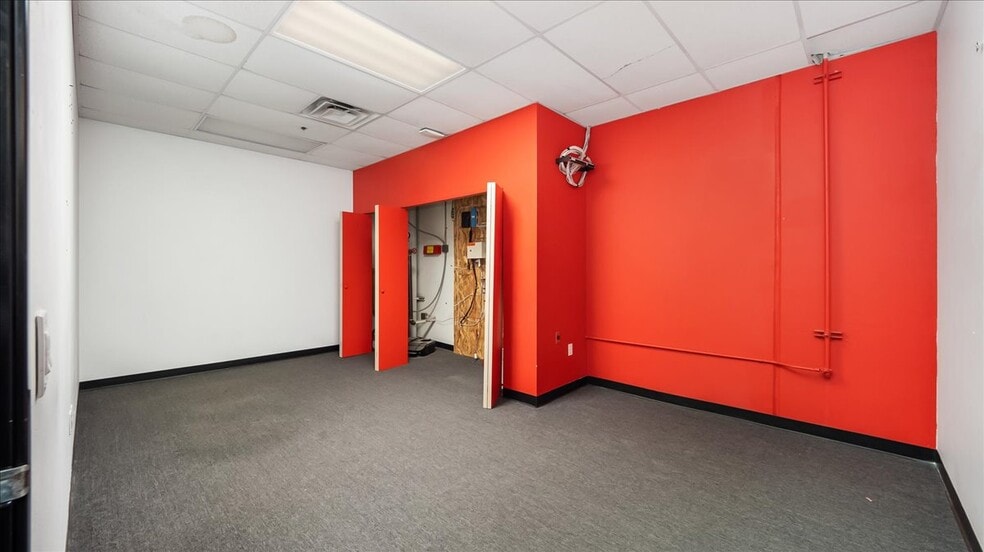 More Photos Of 73814 Dinah Shore Dr, Palm Desert Warehouse For Lease