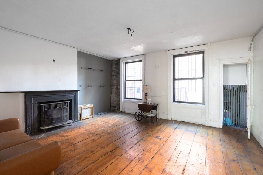 More Photos Of 51 Market St, New York Apartments For Sale