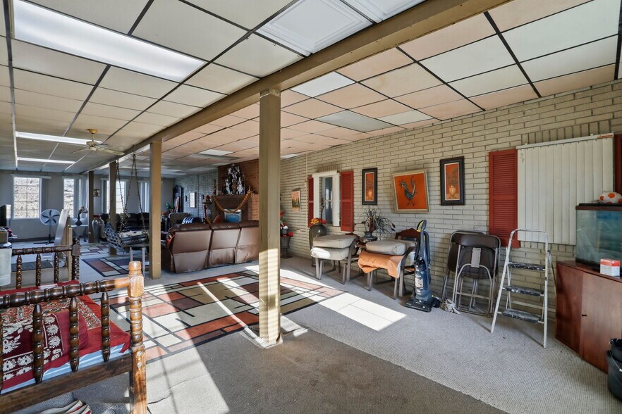 More Photos Of 501 S Breezewood Rd, Breezewood Specialty For Sale